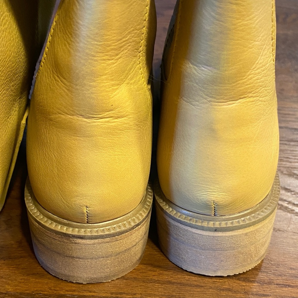 Urban Outfitters Slouch Tall Yellow Leather Heeled Boots Sz 7 or 7.5 - Picture 14 of 15